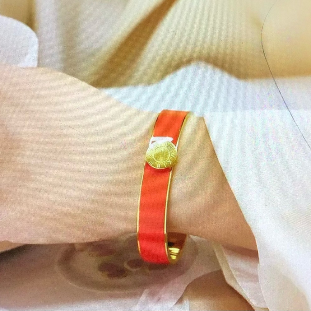 French Retro Style Bangle Bracelet